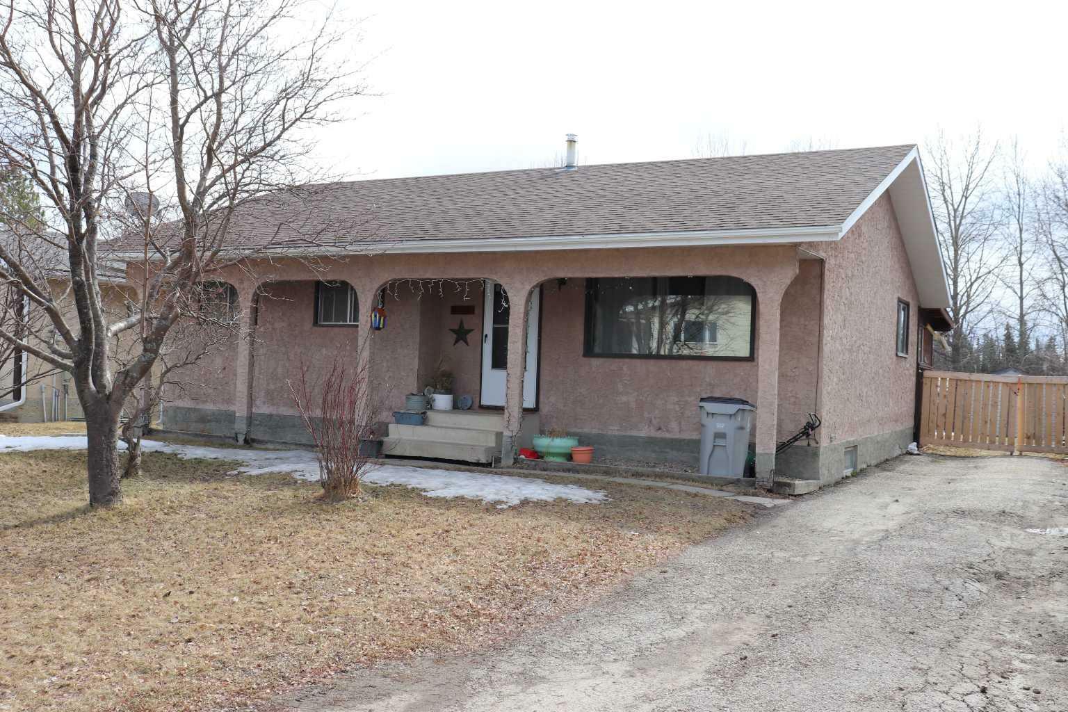 5707 9 Avenue  Edson AB T7E 1J4 photo