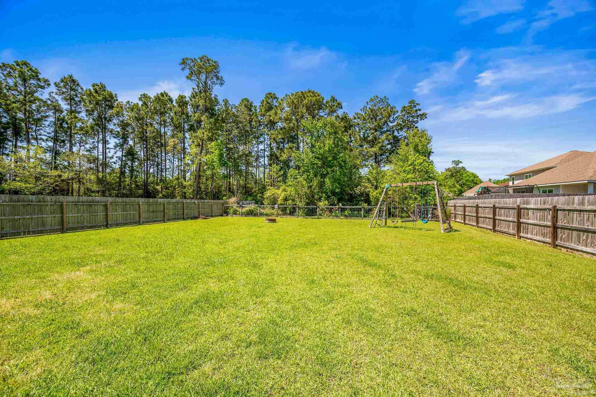 Property Photo: 4093 Heart Pine Ln FL 32571