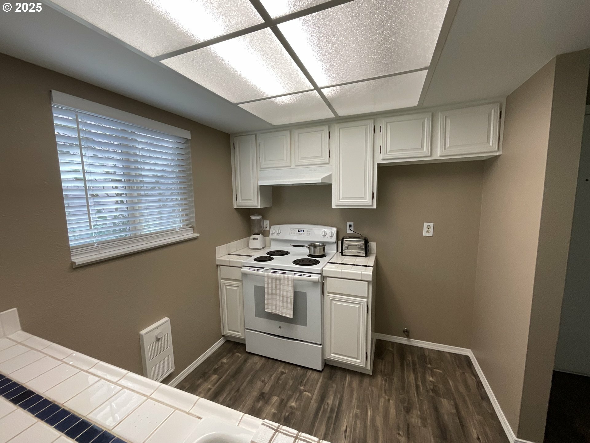 Property Photo: 10052 SW Trapper Ter OR 97008
