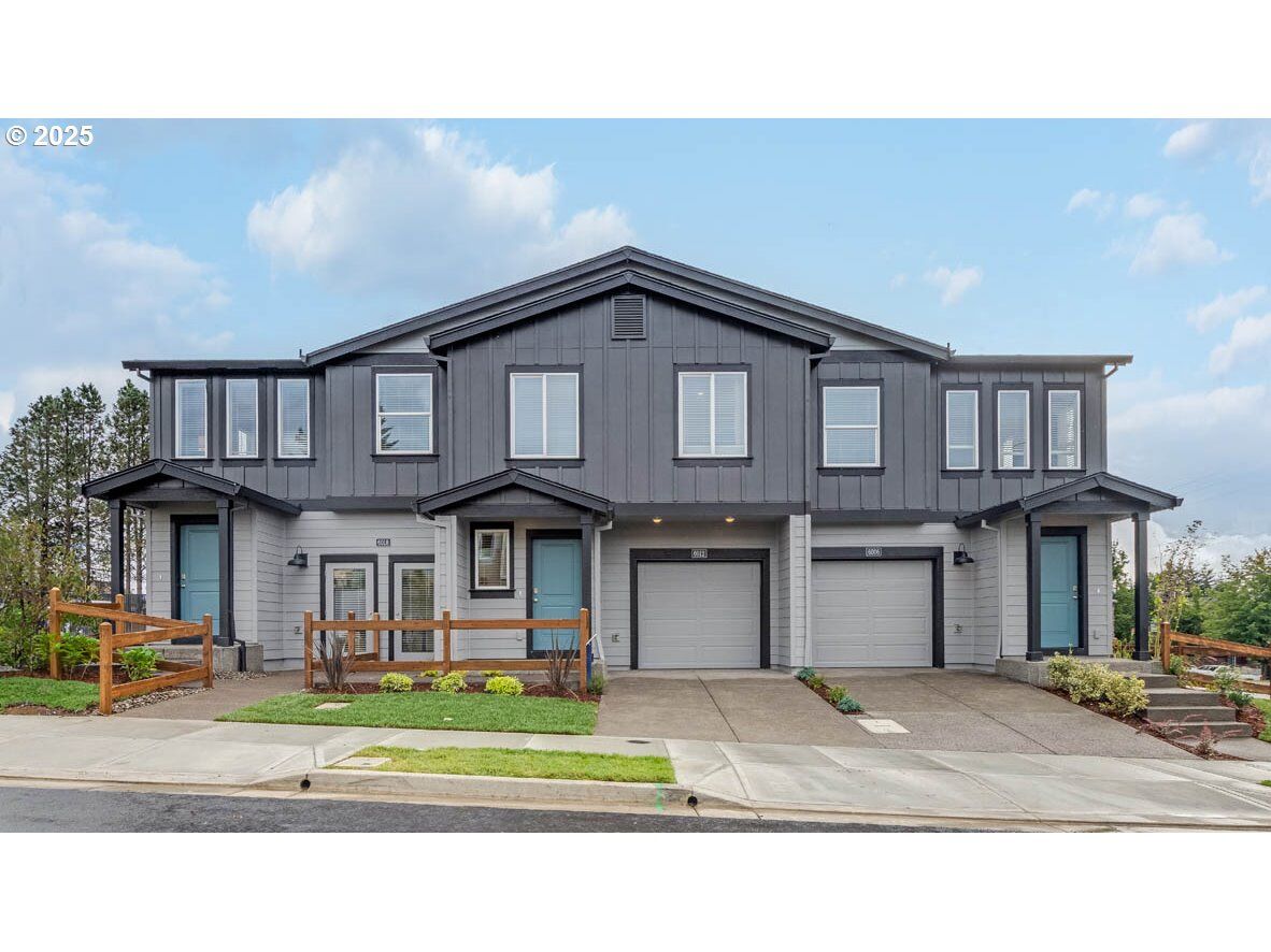 Property Photo: 6021 SE 15th St OR 97080