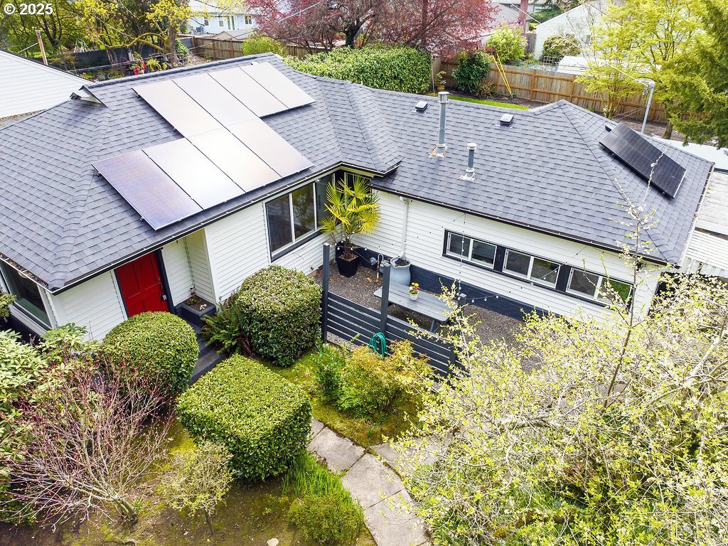 Property Photo: 13822 NW Mill Creek Dr OR 97210