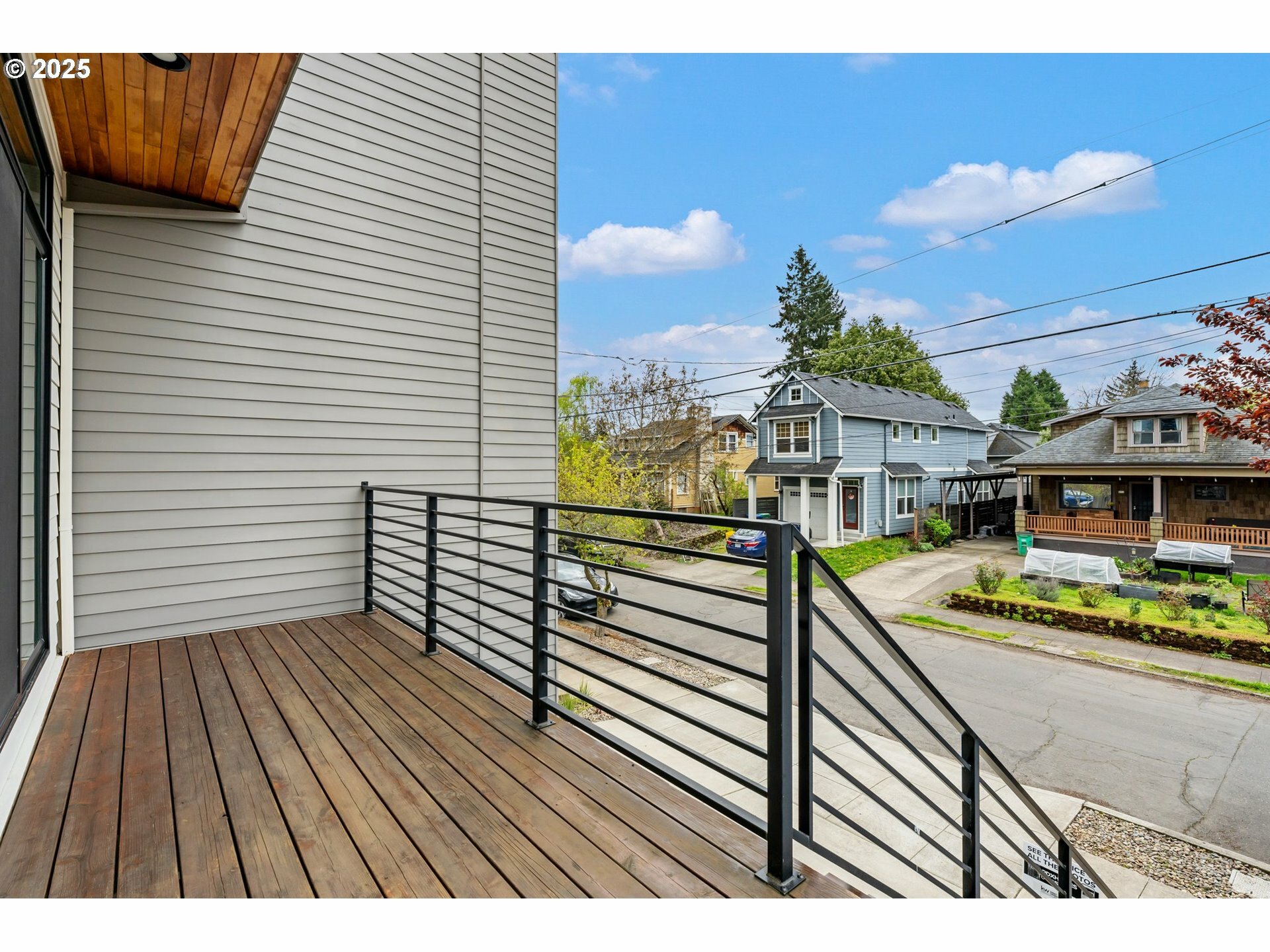 Property Photo: 785 NE Jessup St OR 97211