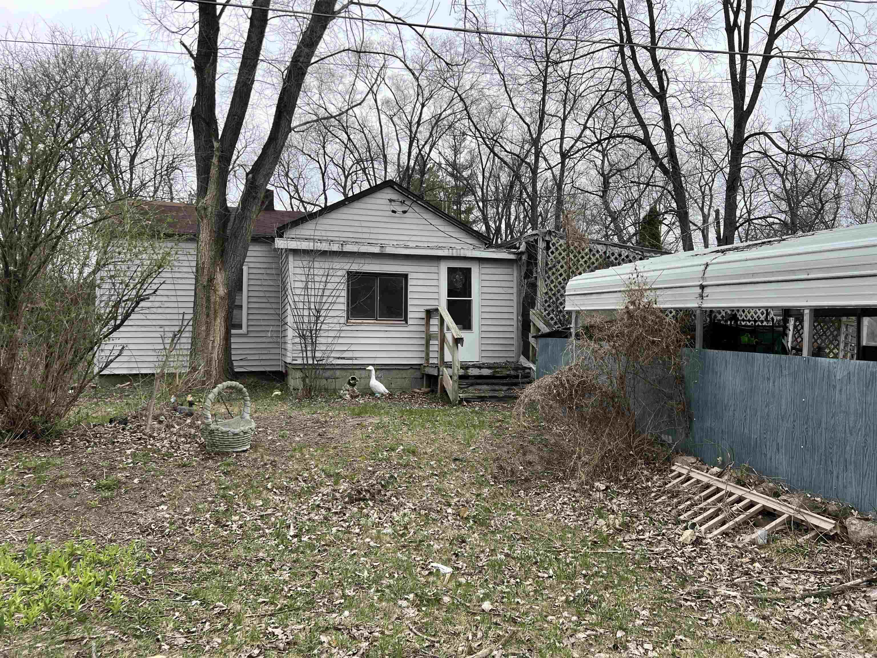 Property Photo: 422 Willow Lane IL 61080