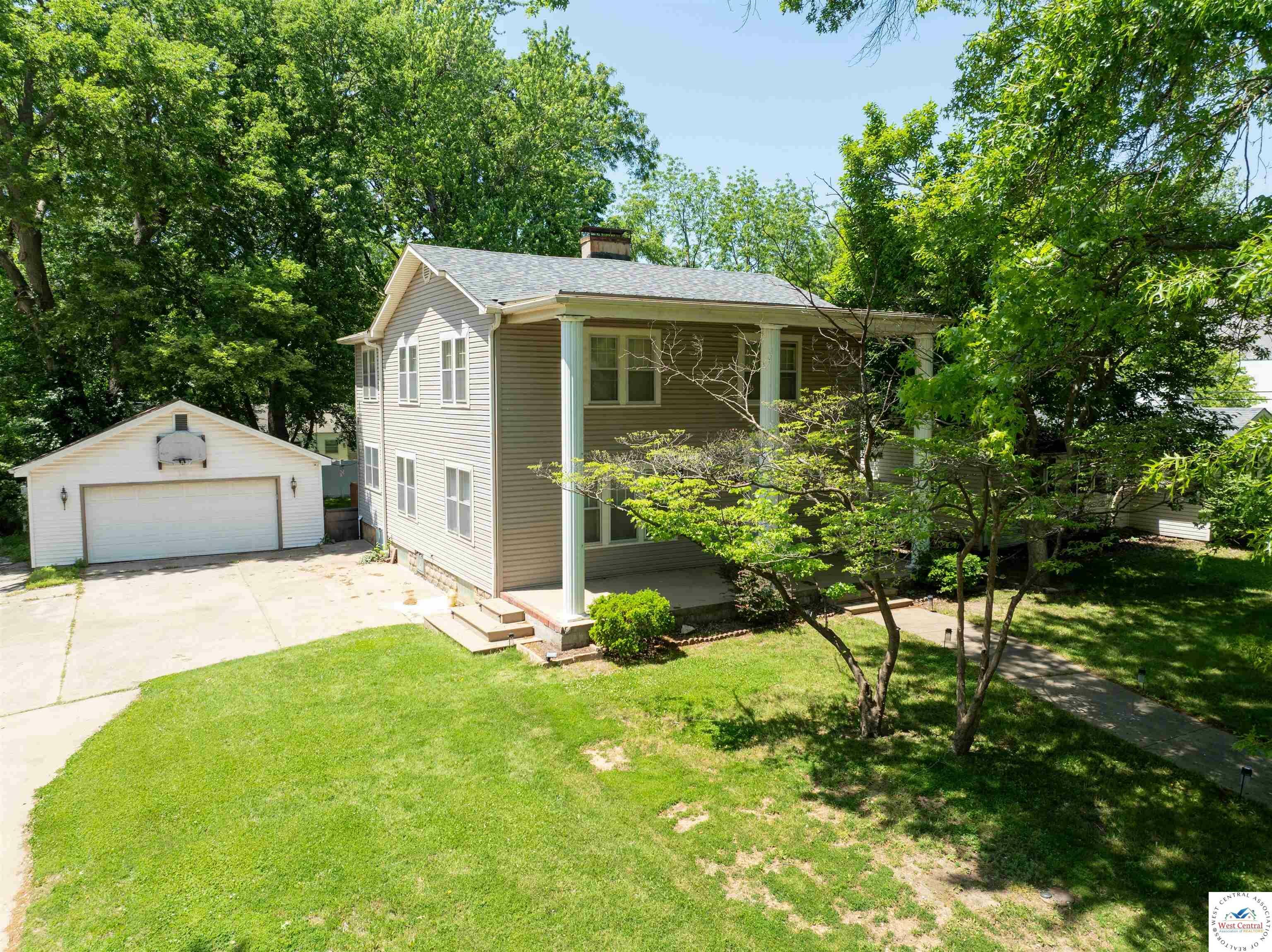 Property Photo: 906 S Barrett MO 65301