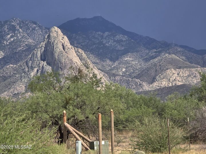 Property Photo:  1550 W Eagle Way  AZ 85645 