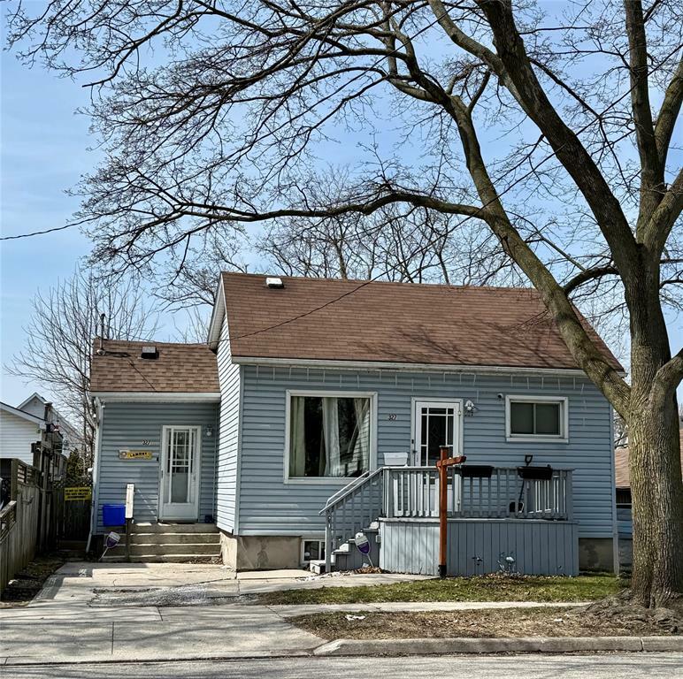Property Photo: 327 Brock Street South ON N7T 2W7