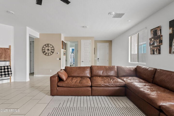 Property Photo:  377 W Pinnacle Ridge Drive  AZ 85140 