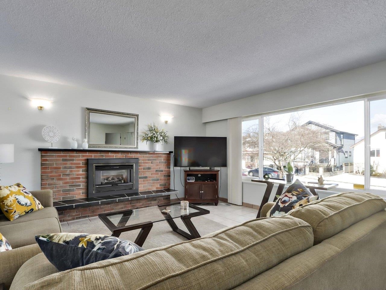 Property Photo: 2542 E 3rd Avenue BC V5M 1G9