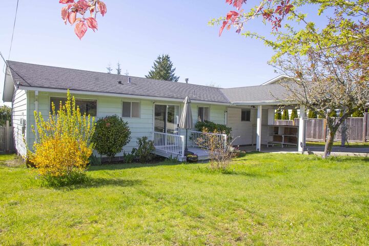 Property Photo: 4781 Laurel Avenue BC V7Z 0B4