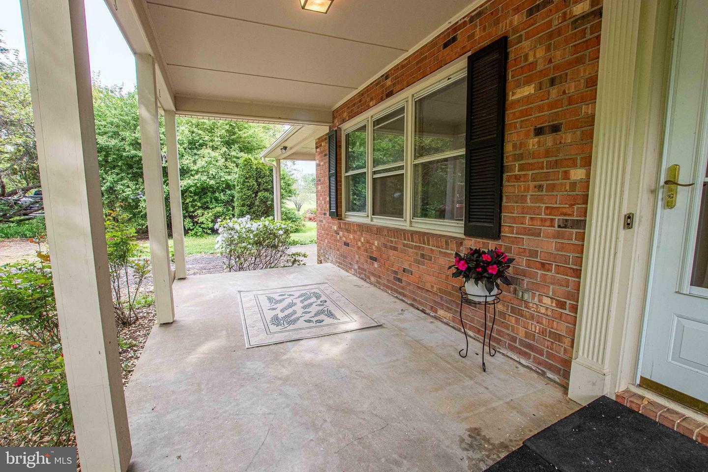 Property Photo: 9743 Lees Mill Road VA 20186
