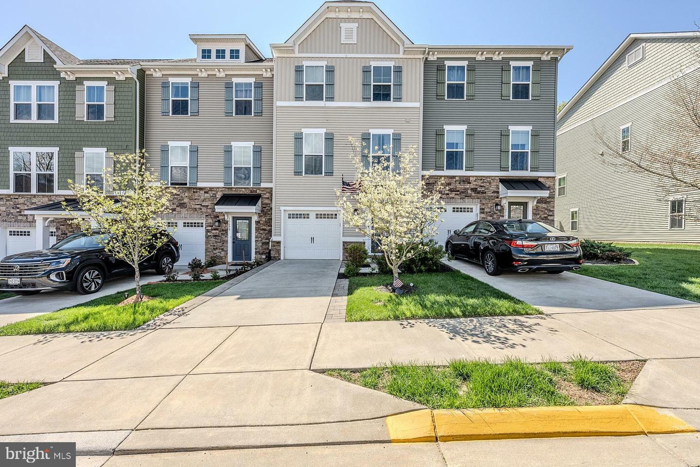 Property Photo: 10701 Hinton Way VA 20112