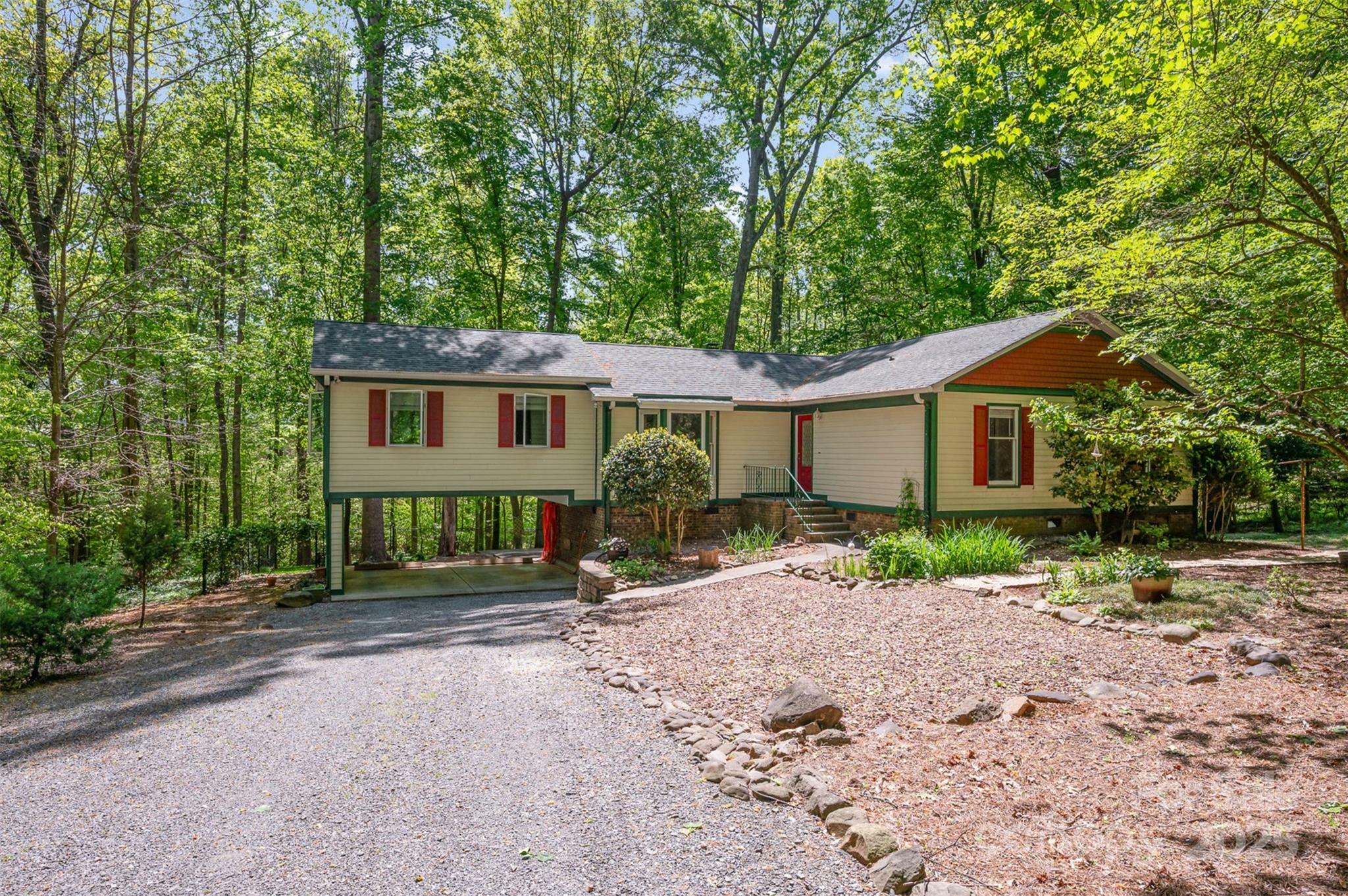 Property Photo: 7230 Ridge Lane Road NC 28262