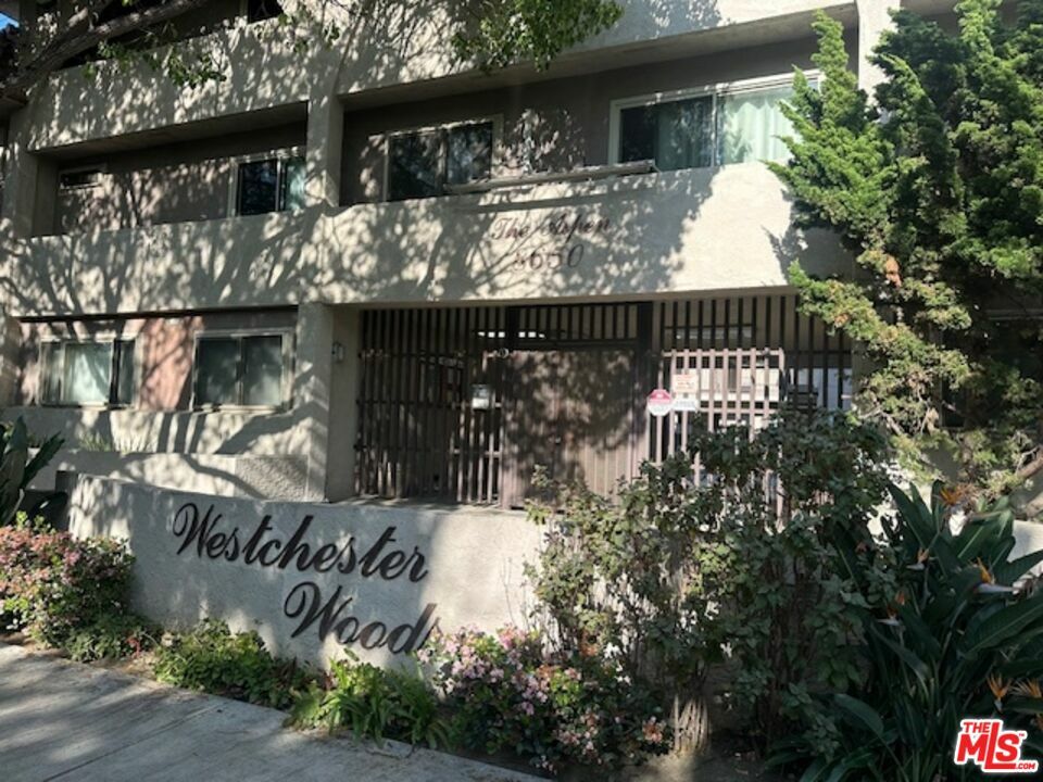 8650 Belford Ave  Los Angeles CA 90045 photo