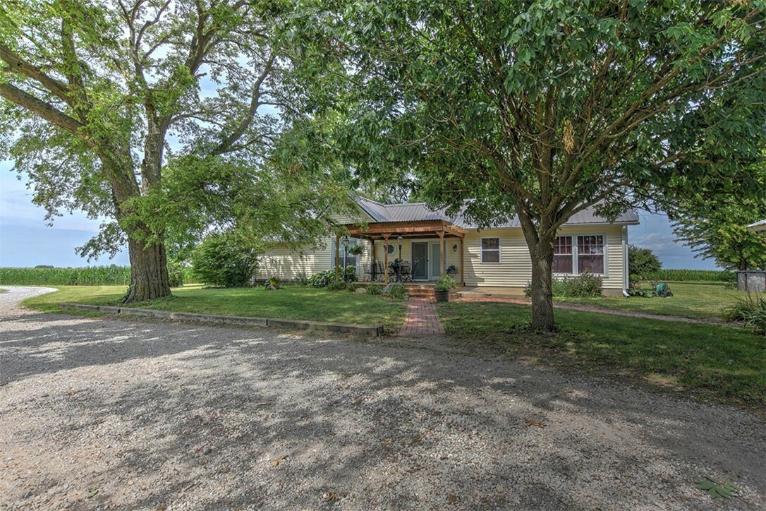 Property Photo: 6044 W Elwin Road IL 62532