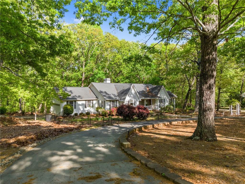 Property Photo: 4706 Creek Wood Drive GA 30507