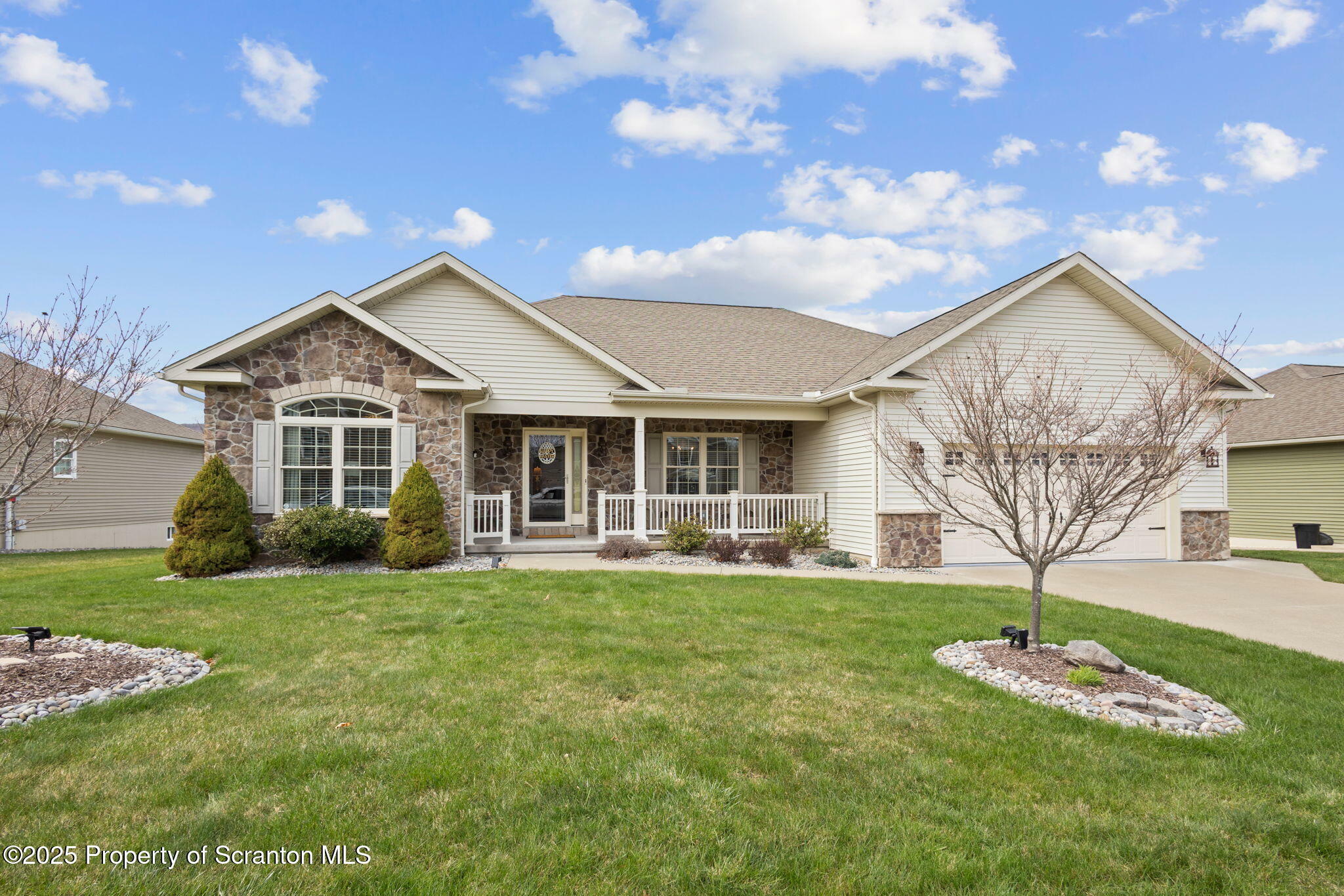 Property Photo: 125 S Cougar Drive L 13 PA 18403