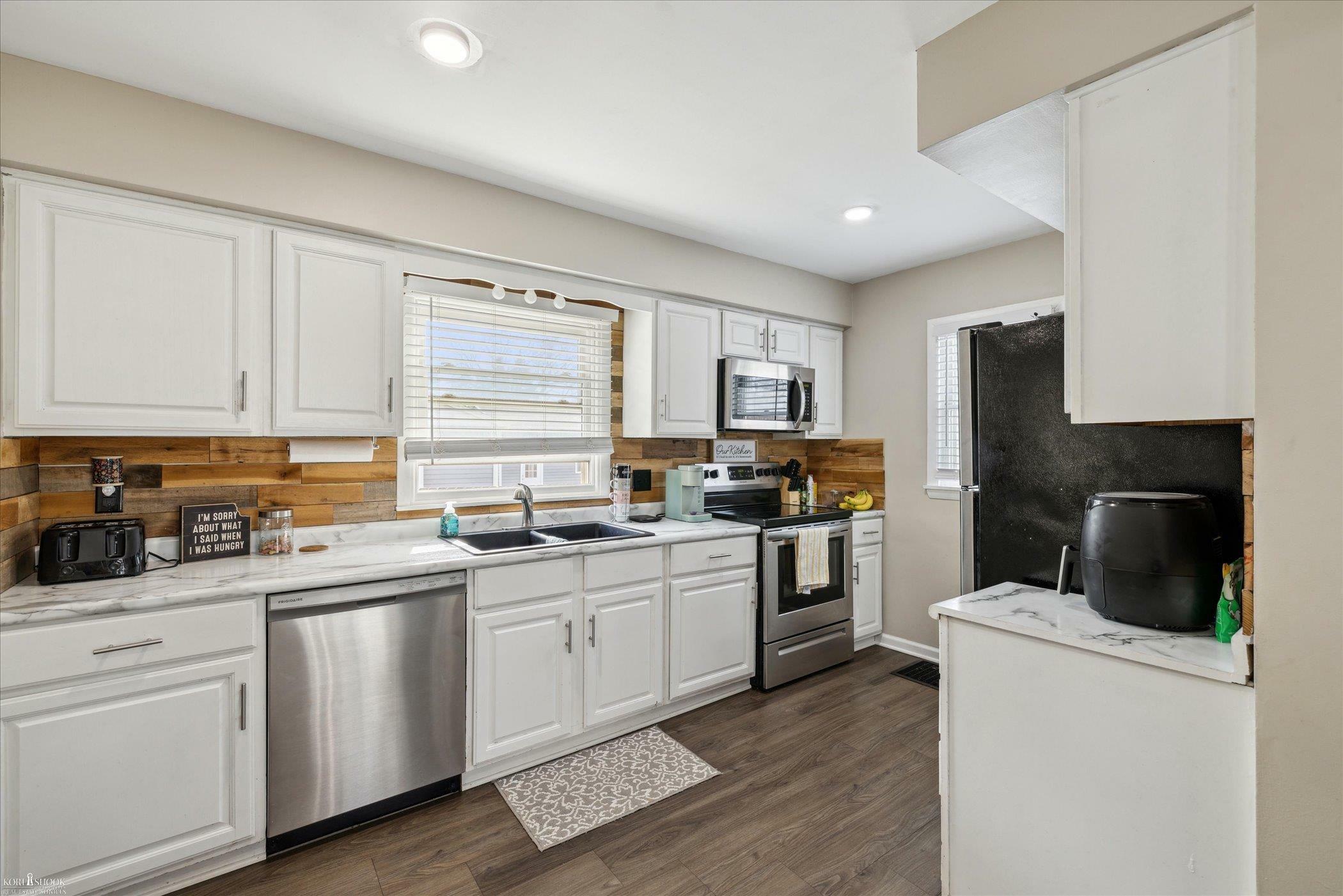 Property Photo: 704 E Oliver Street MI 48867