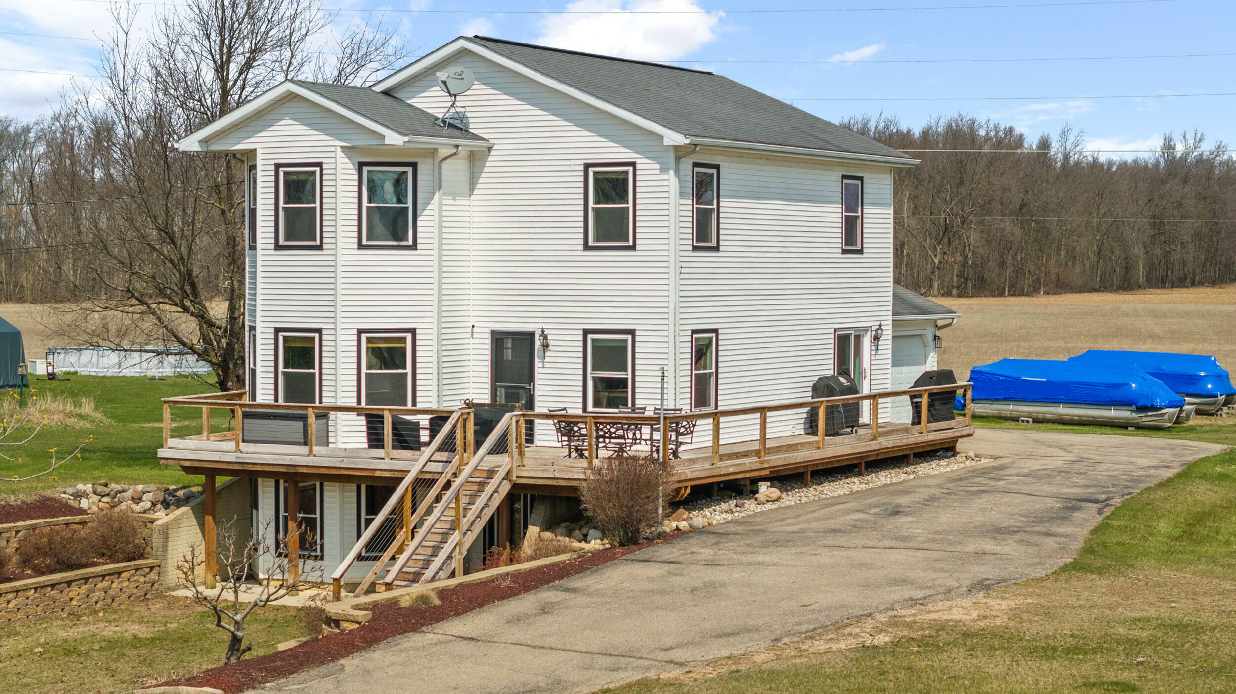 Property Photo: 14204 Northmoor Drive MI 49233