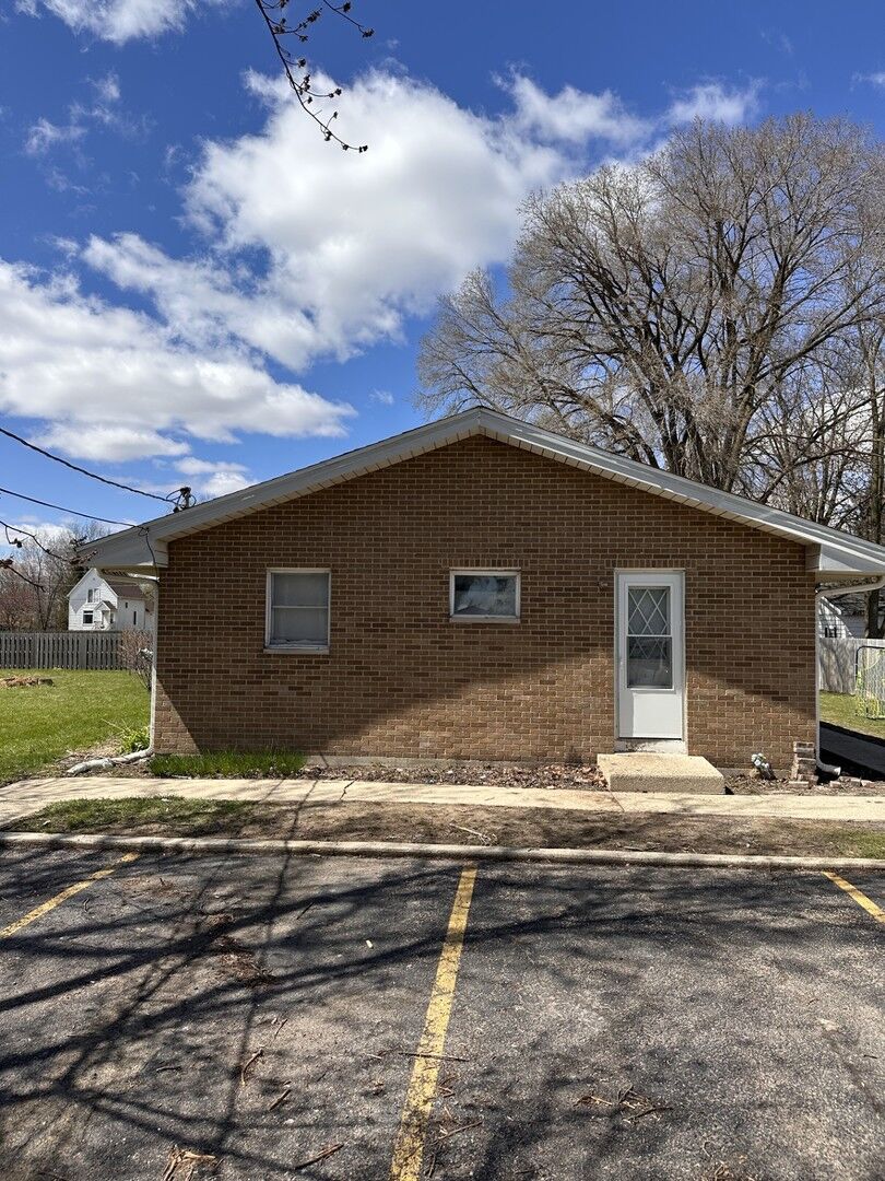 Property Photo: 110 Babcock Street IL 60119