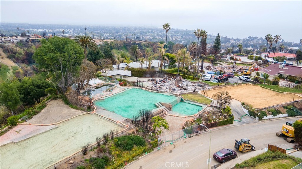 Property Photo: 912 Enchanted Way CA 90272