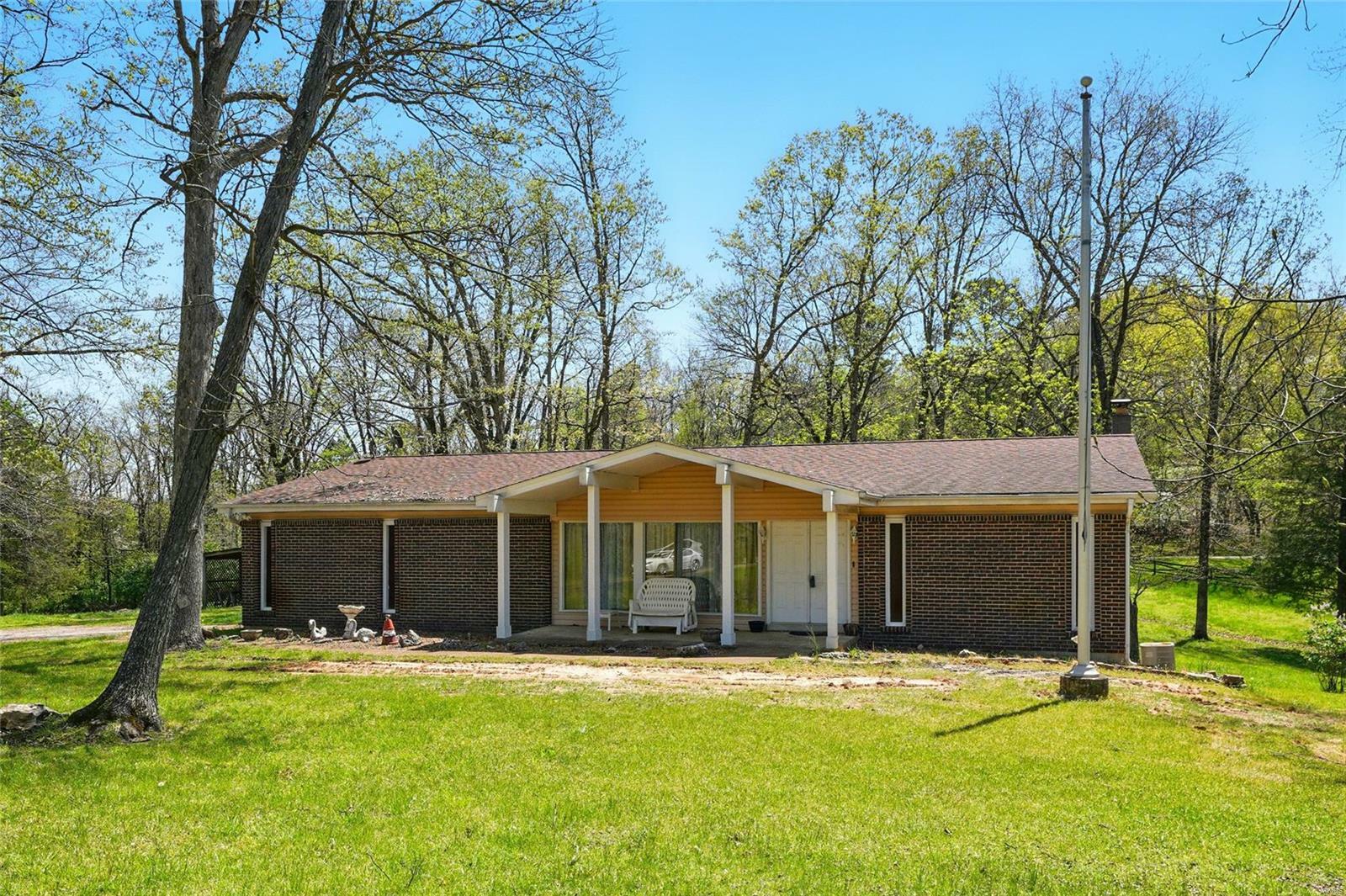 Property Photo:  4316 Doetzel Court  MO 63051 
