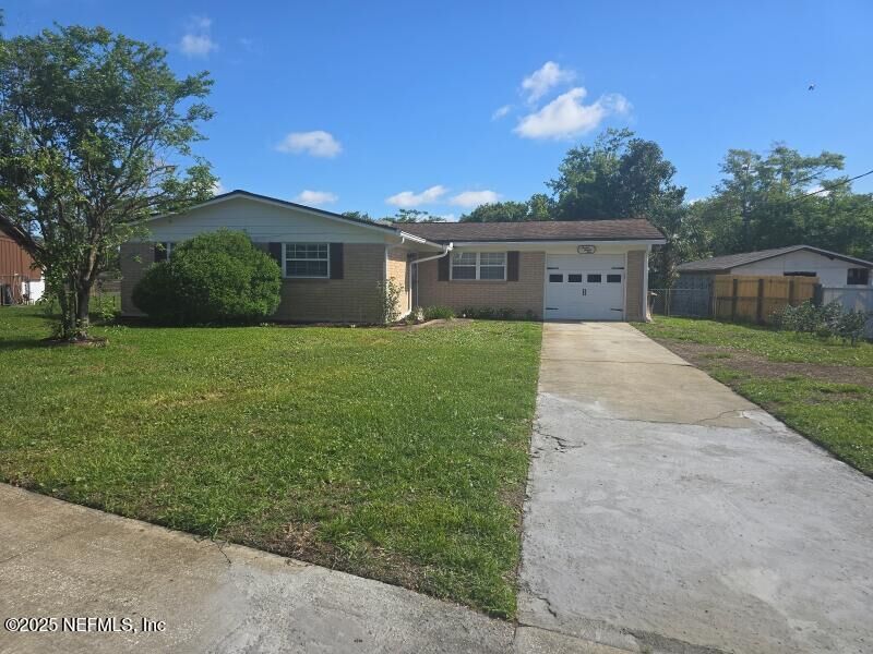 Property Photo:  735 Foxbriar Cove  FL 32221 