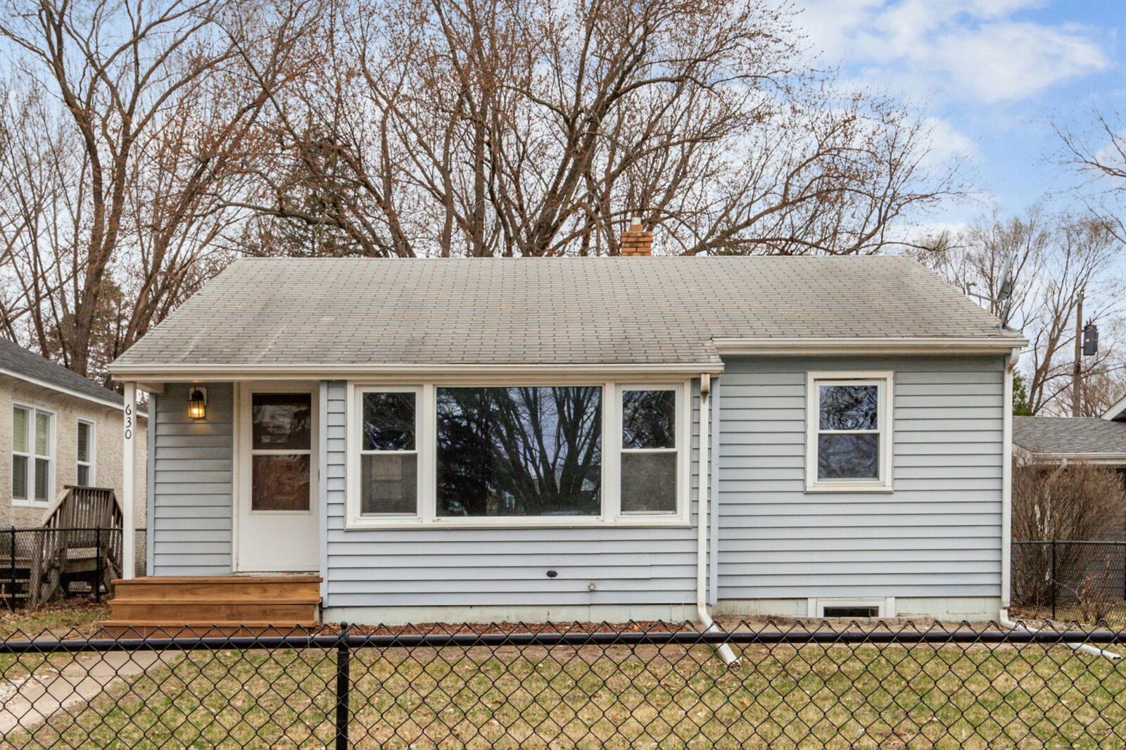 Property Photo:  630 9th Avenue NW  MN 55112 