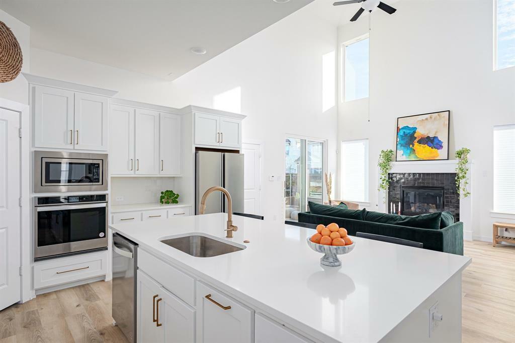 Property Photo: 709 Kendall Lane TX 75009