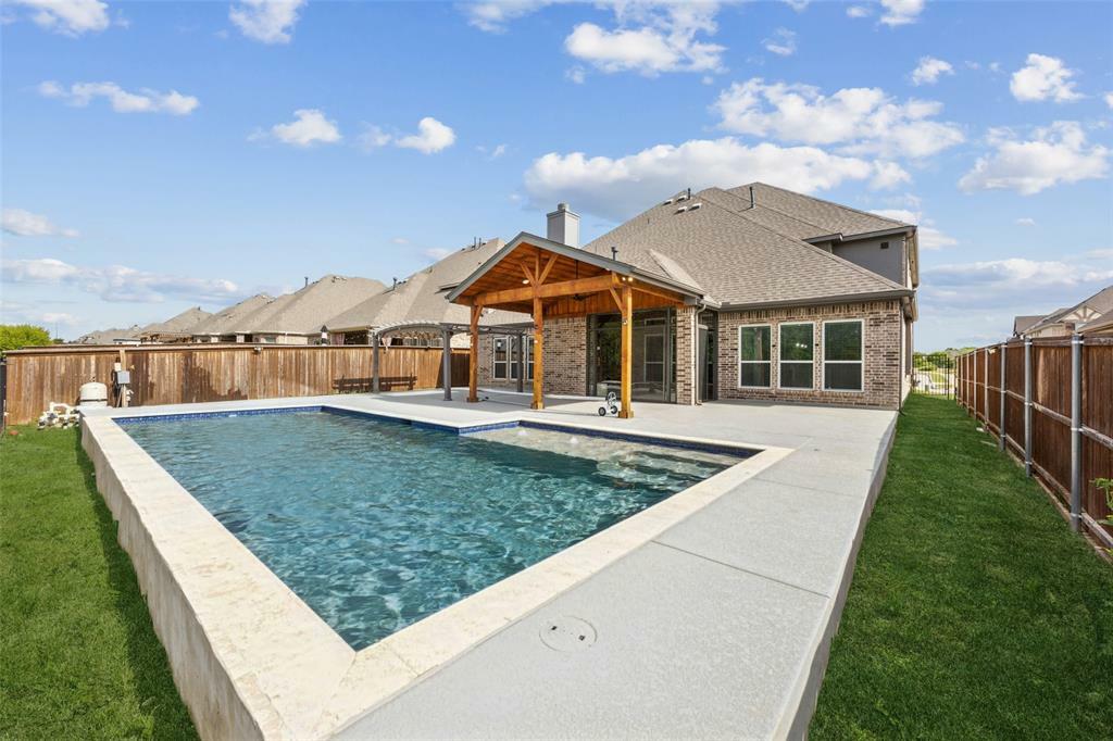 Property Photo: 4021 Rancho Milagro Drive TX 76179