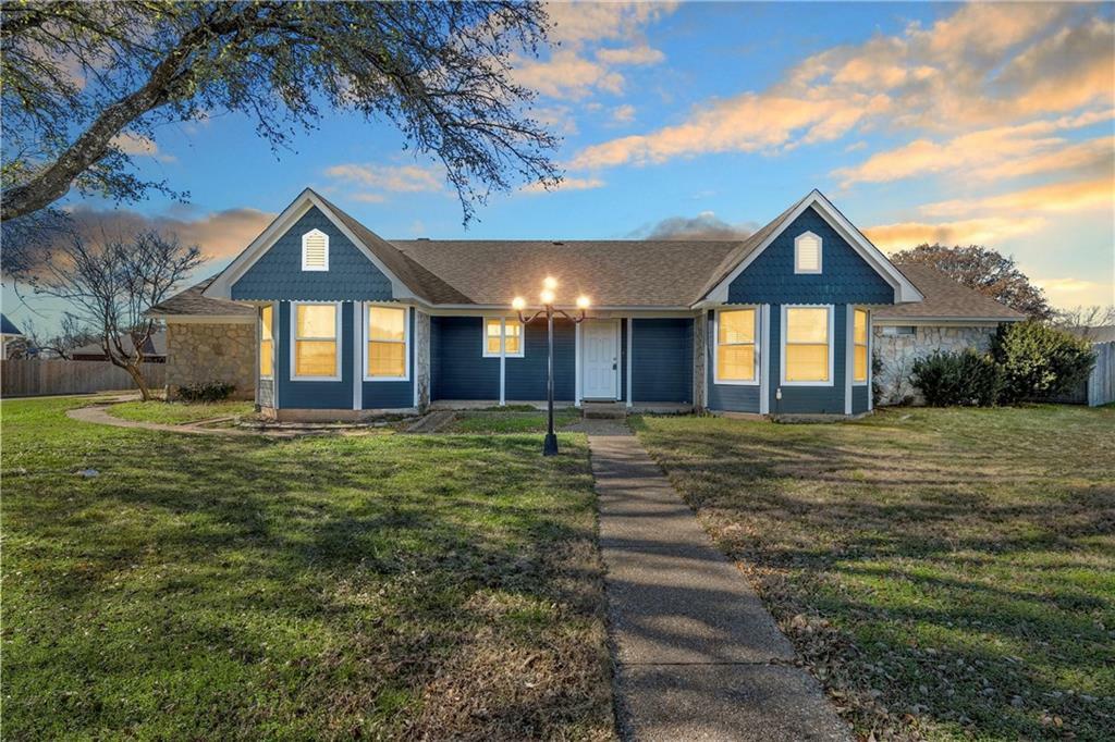 Property Photo: 216 Timber View Drive TX 76705
