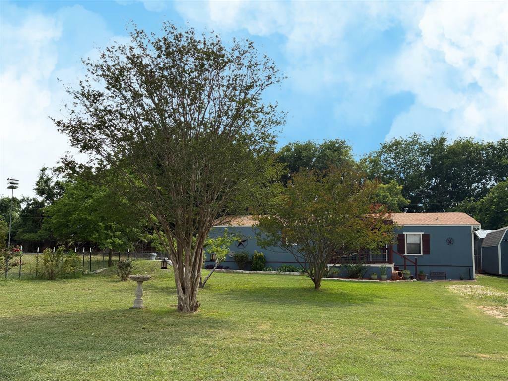 Property Photo: 1425 N Agnes Wills Road TX 76630