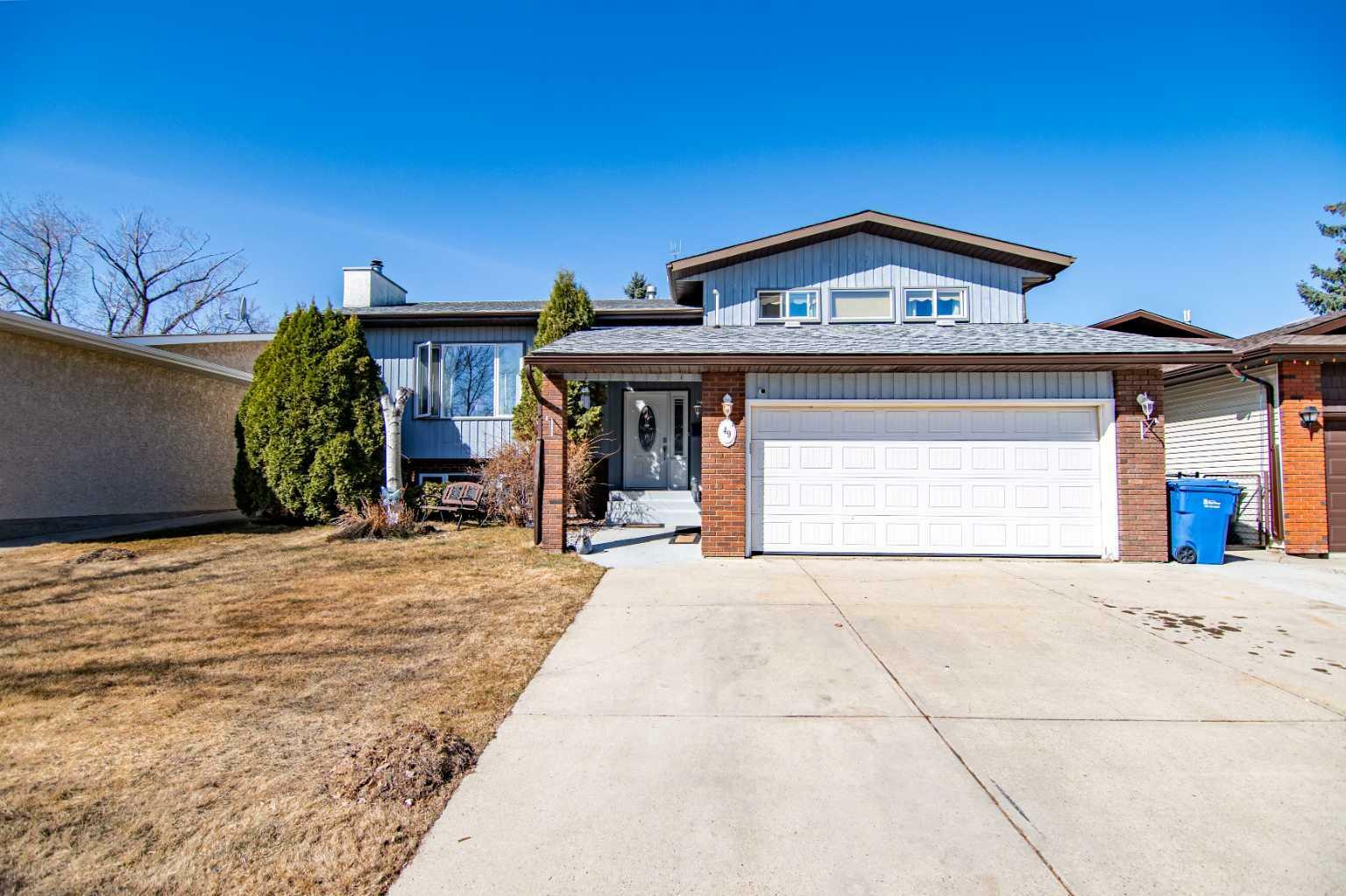 Property Photo: 49 Huget Crescent AB T4N 6N3