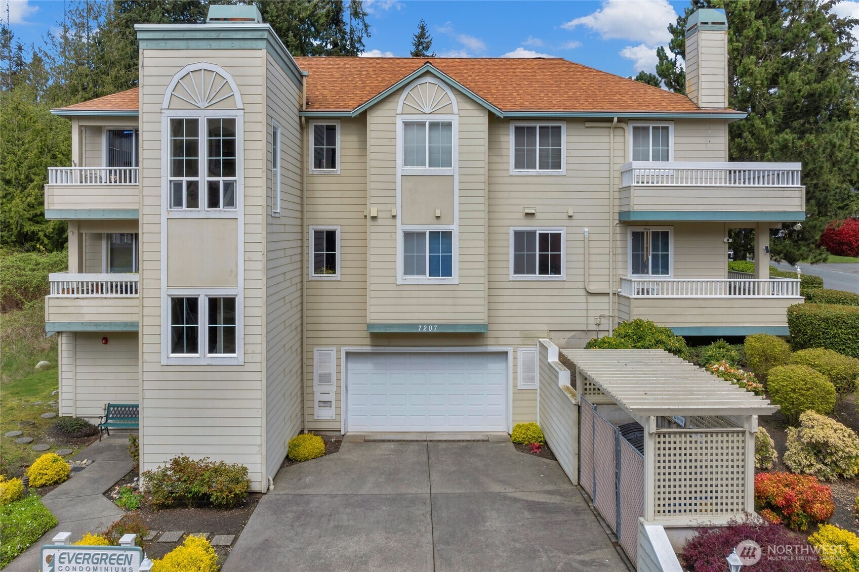 7207  210th Street SW 101  Edmonds WA 98026 photo