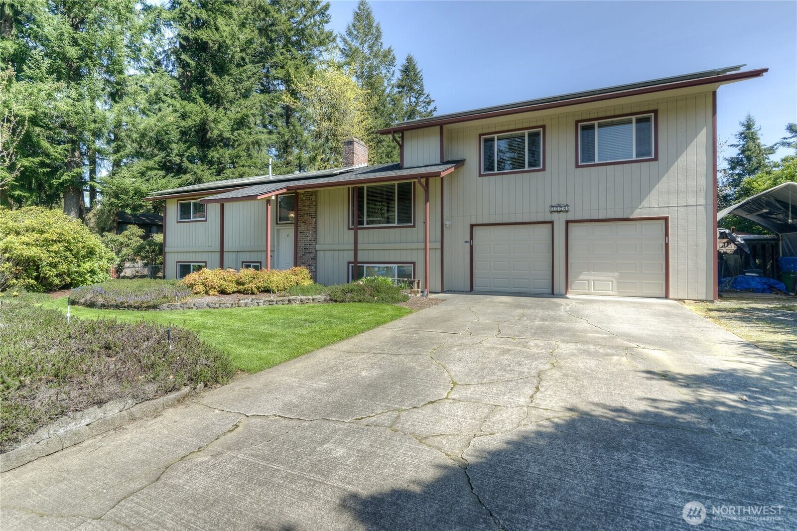 Property Photo: 1220 38th Court SE WA 98501