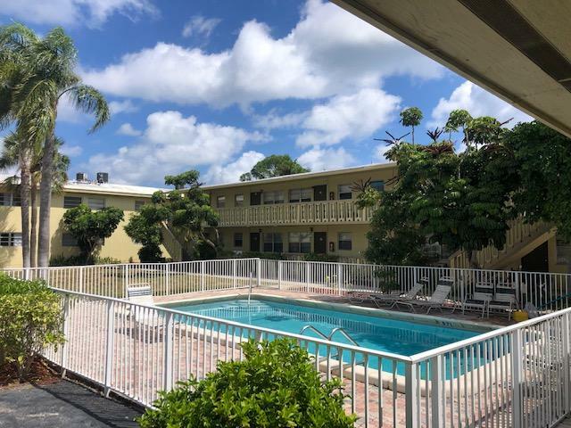 Property Photo: 1310 S Federal Highway S 4 FL 33460