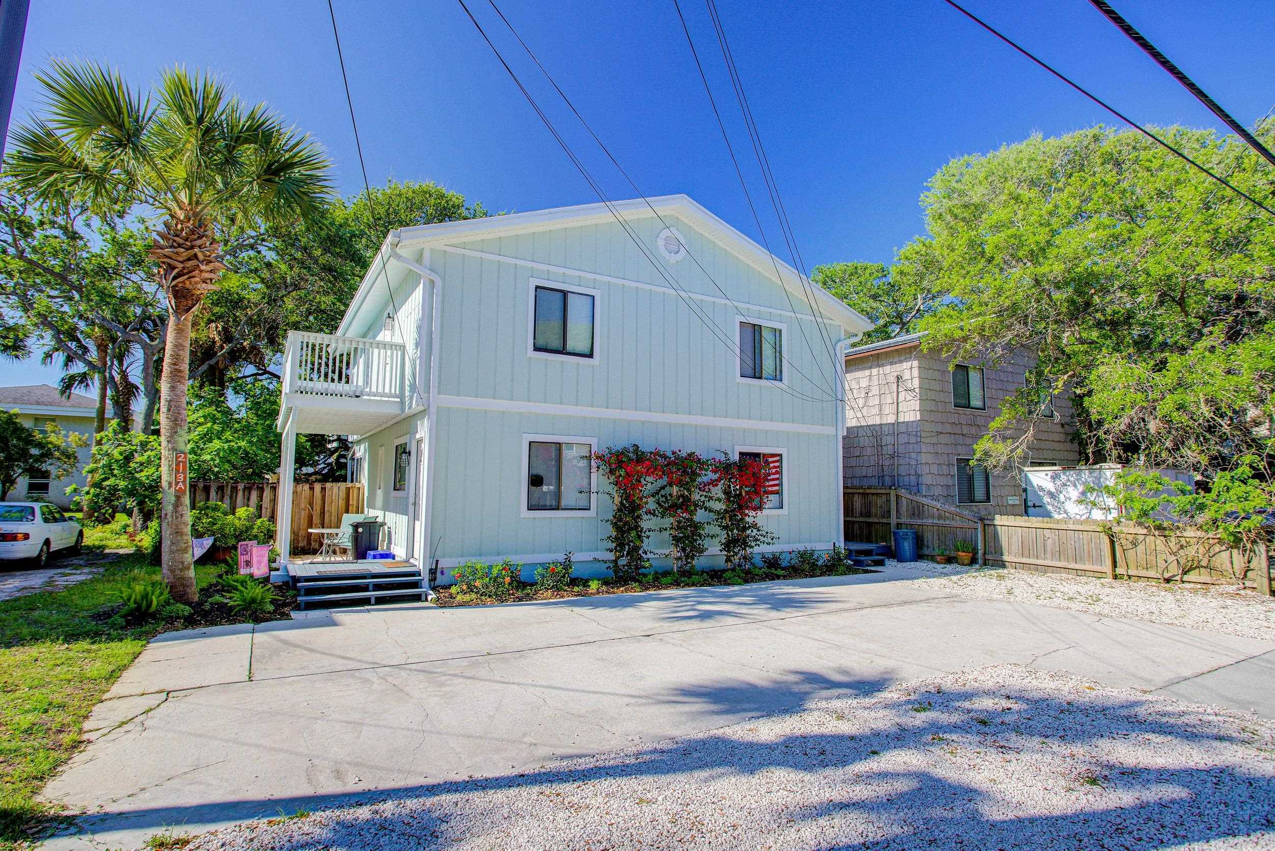 Property Photo:  213 A St  FL 32080 