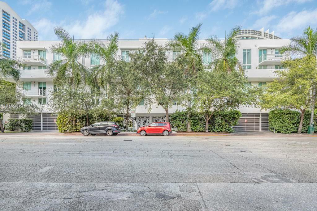 Property Photo:  1428 West Ave 206  FL 33139 