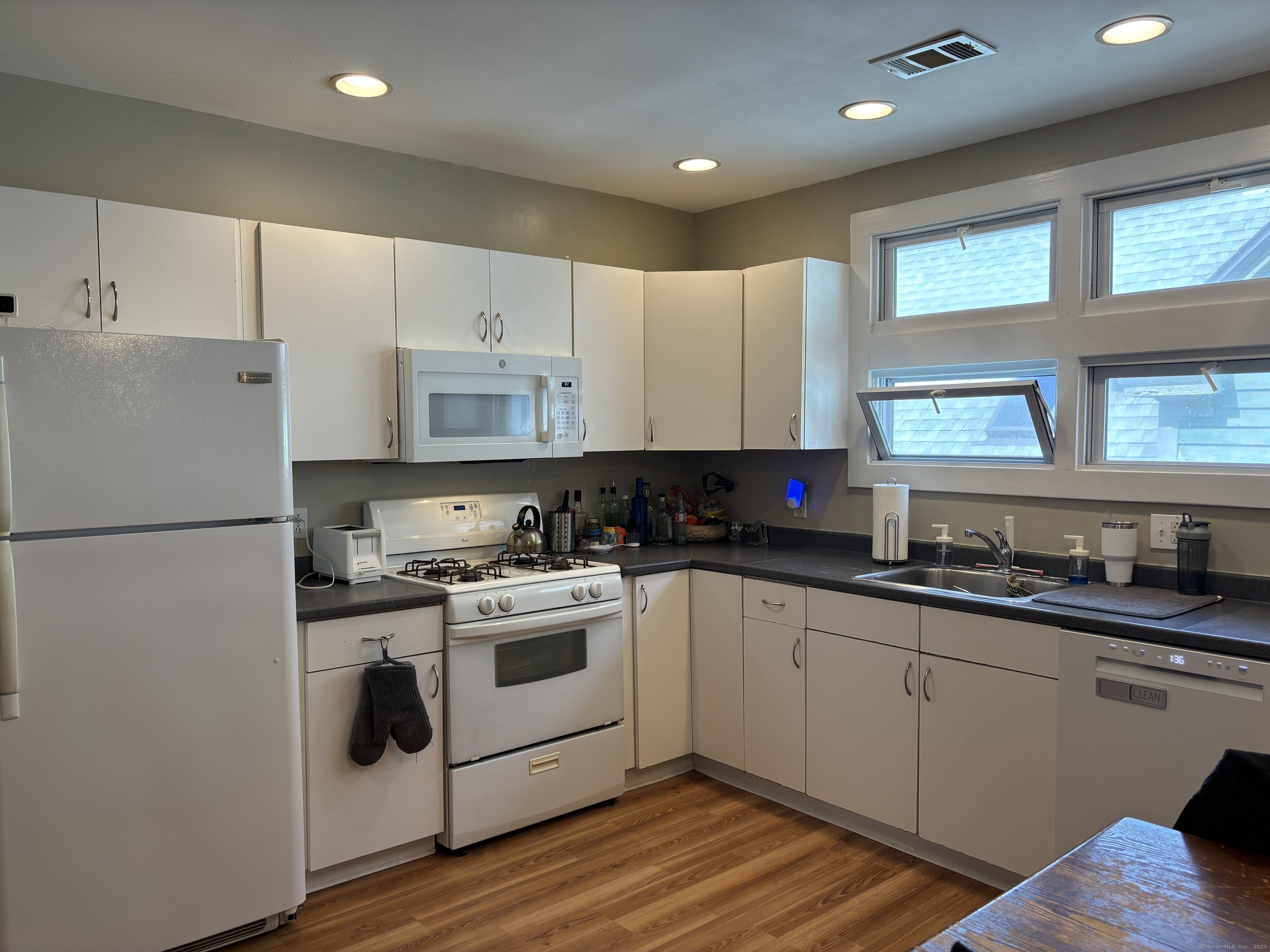 Property Photo:  38 Mechanic Street 3  CT 06511 