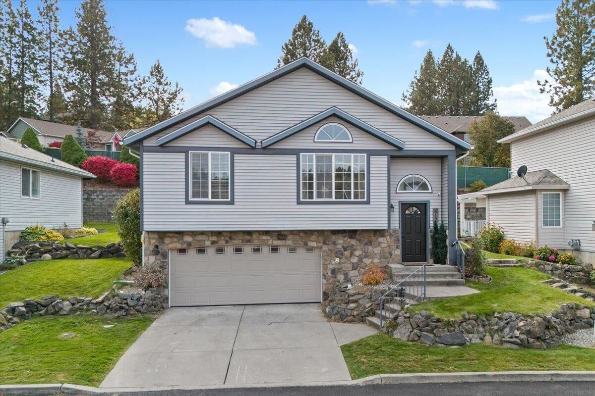 Property Photo:  619 W Persimmon Ln  WA 99224 