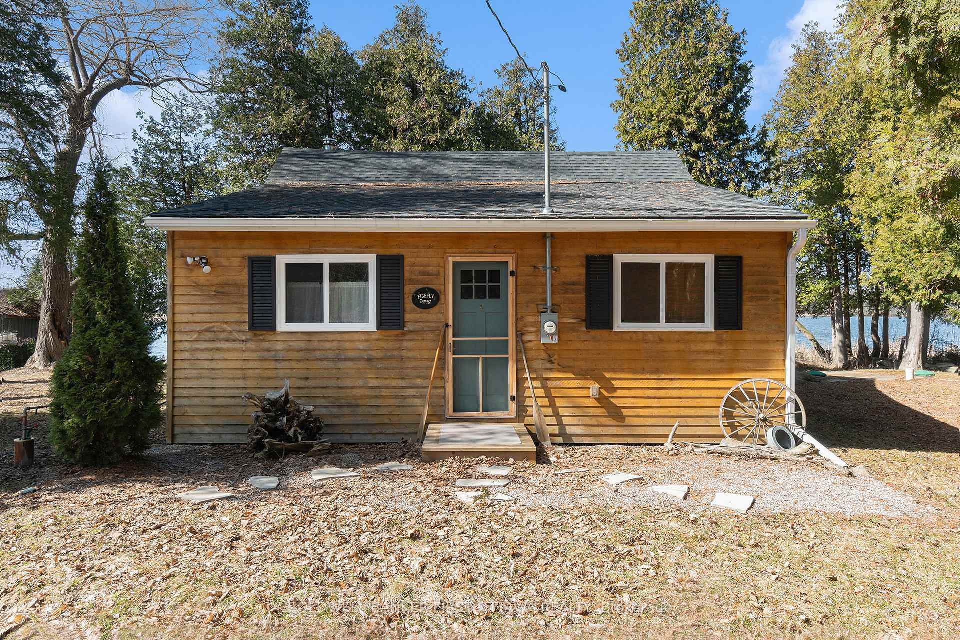 Property Photo: 388 Cottage Road ON K7A 5B8
