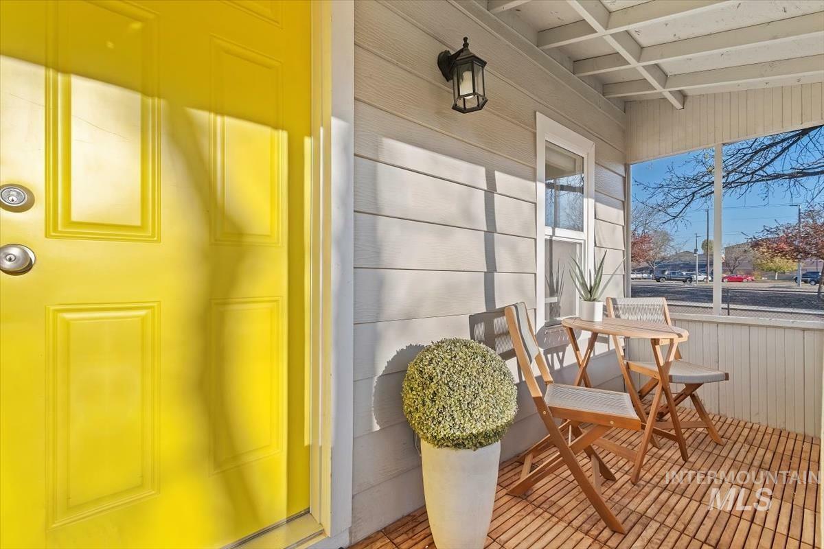 Property Photo: 1916 E Oak St. ID 83605