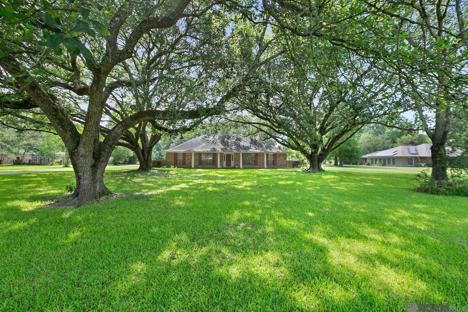 Property Photo: 7958 Antioch Rd LA 70817