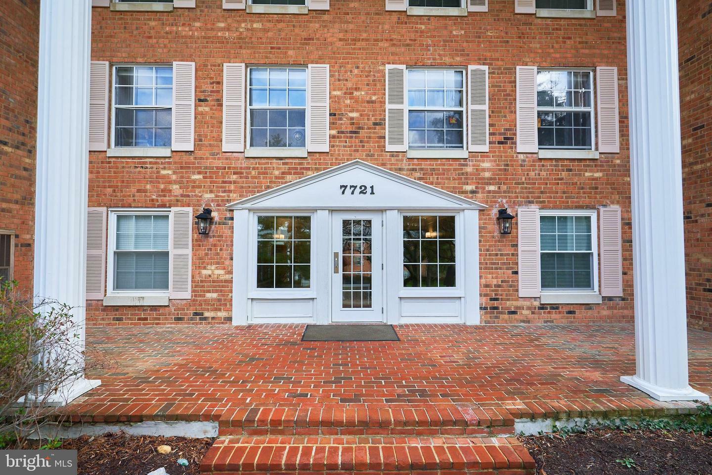 Property Photo: 7721 Tremayne Place 112 VA 22102