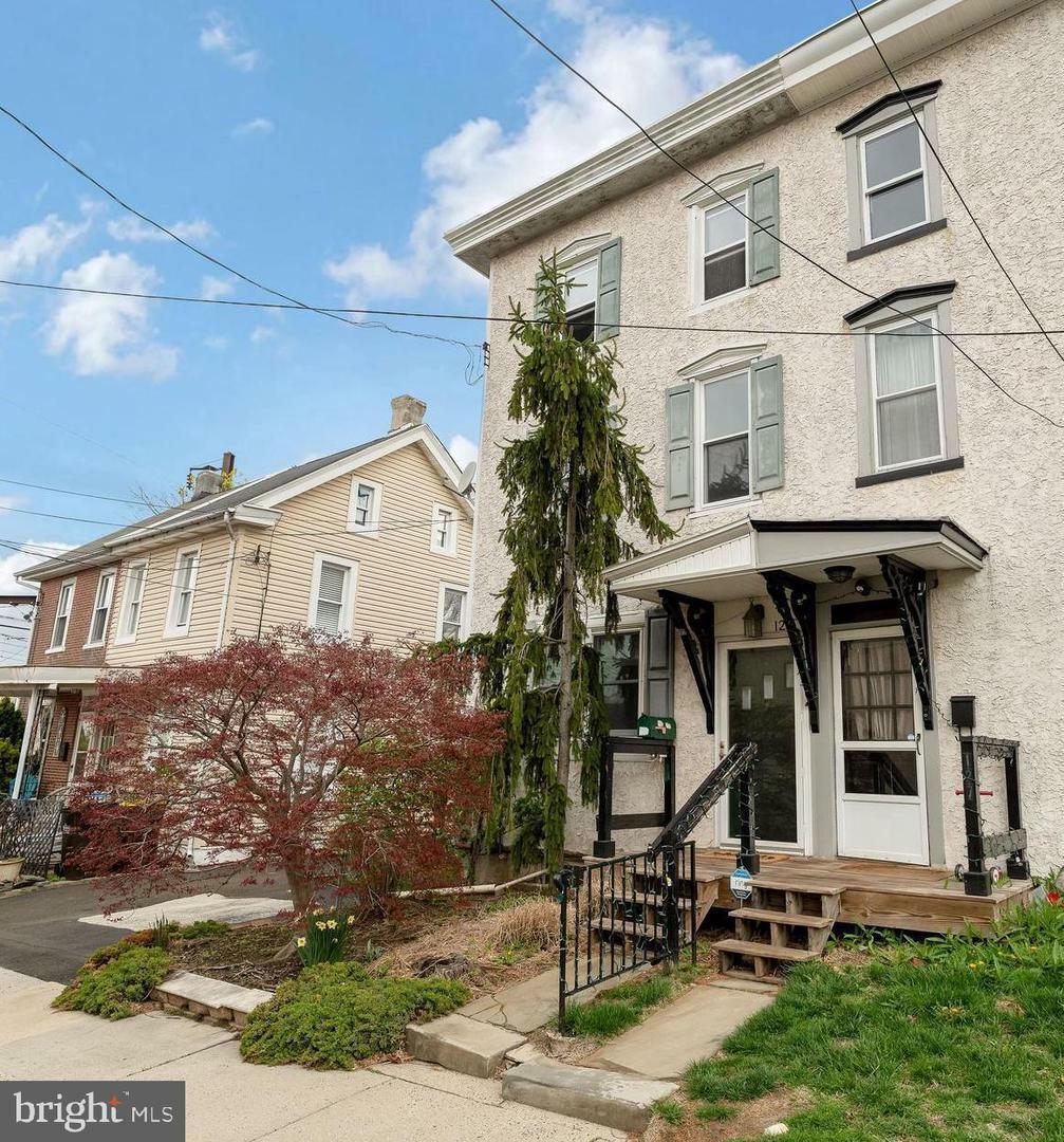 Property Photo:  125 S 3rd Street  PA 19454 
