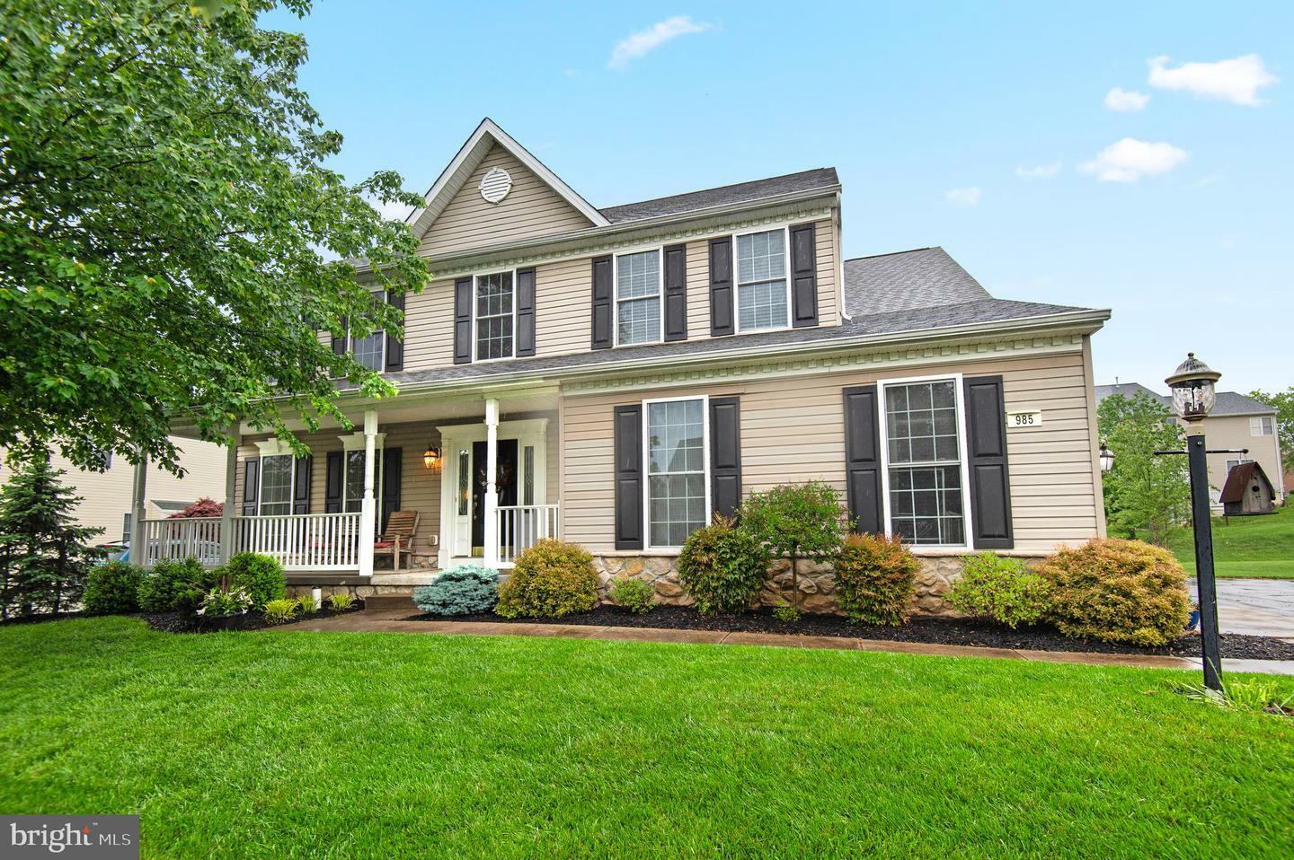 Property Photo: 985 Silver Maple Circle PA 17360