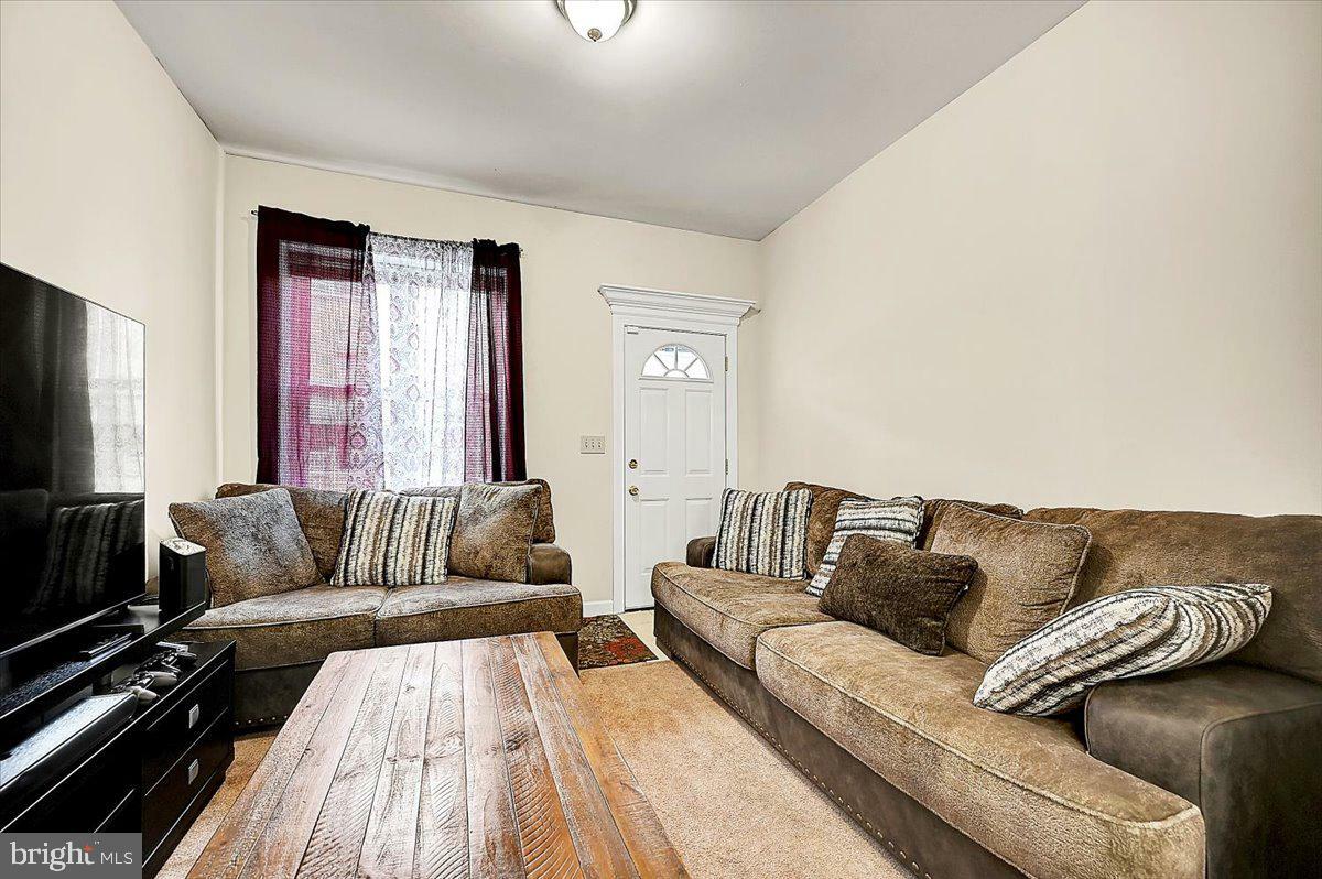 Property Photo: 152 W Green Street PA 19601