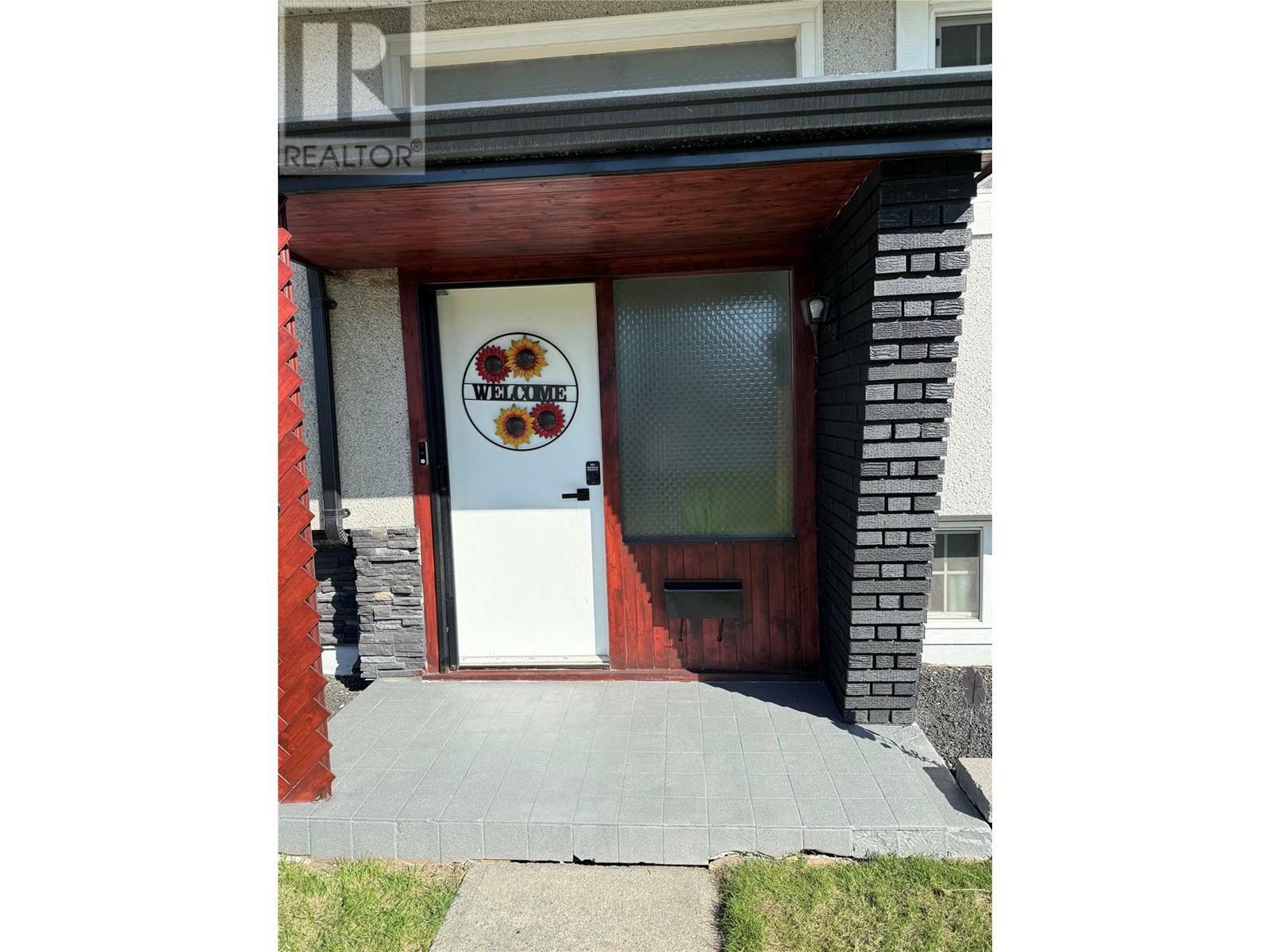 Property Photo: 1515 Robinson Crescent BC V2C 3J2