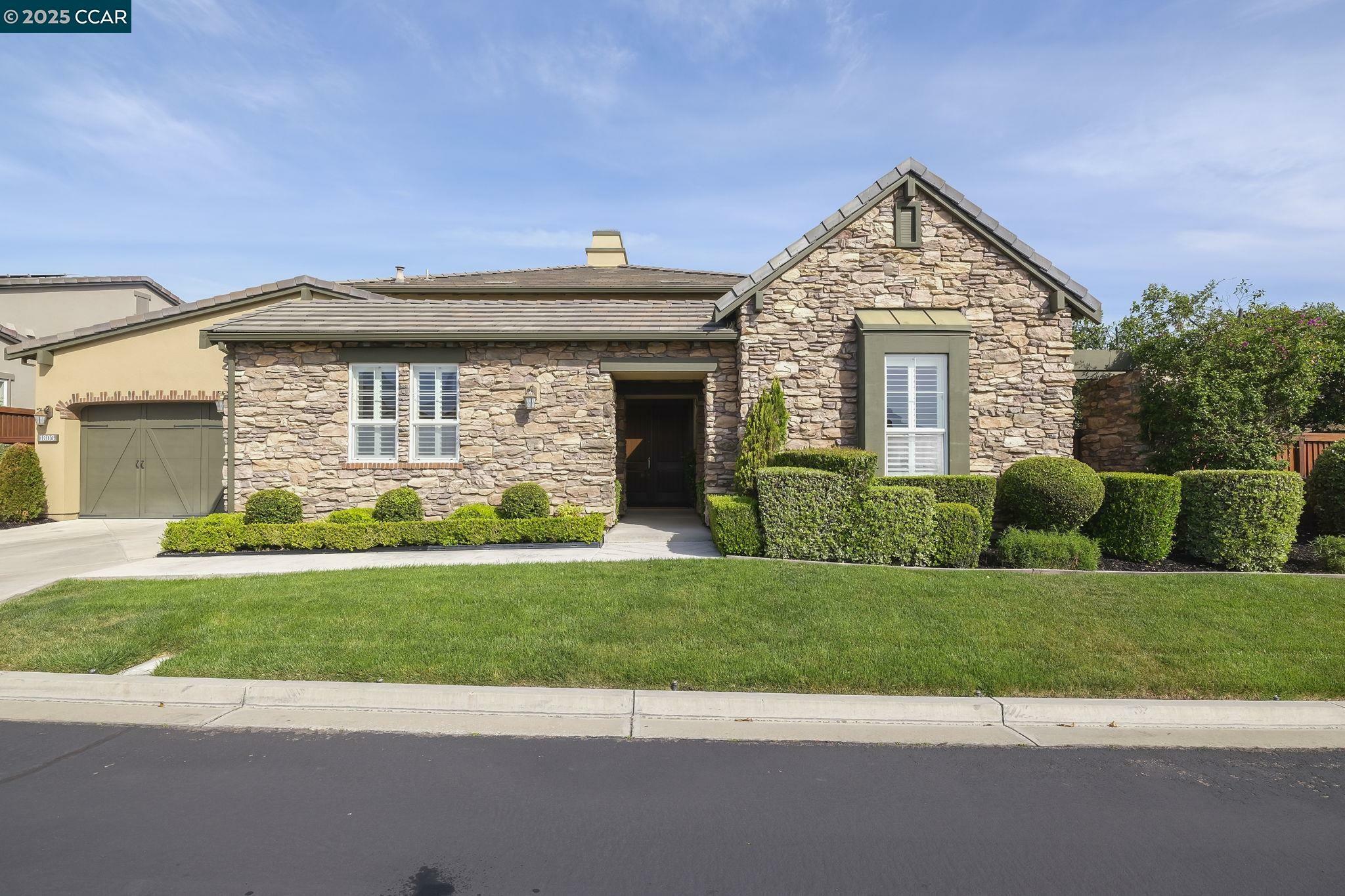 Property Photo:  1803 Sauternes Ct  CA 94513 