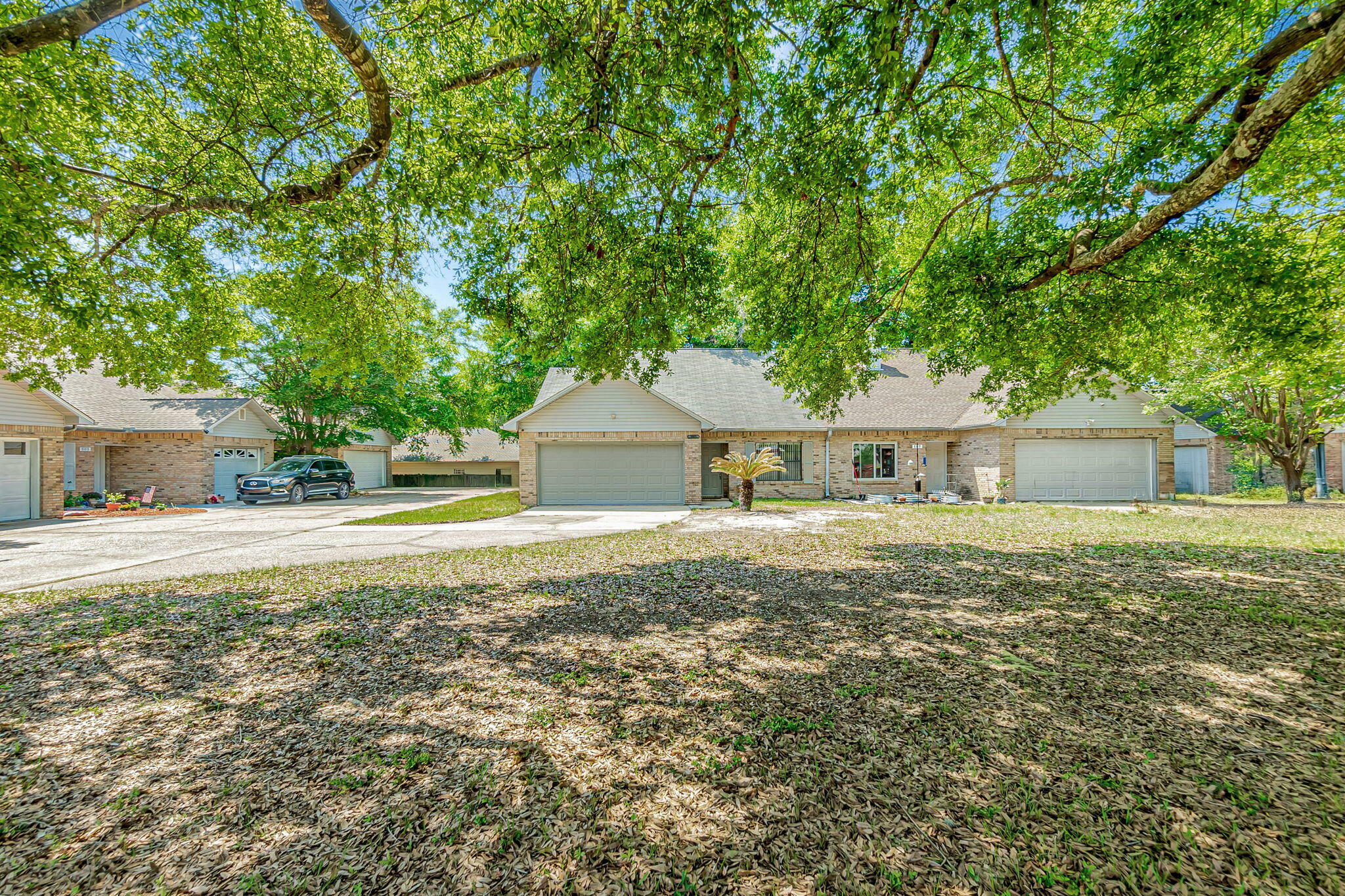 Property Photo:  807 Valley Road  FL 32539 