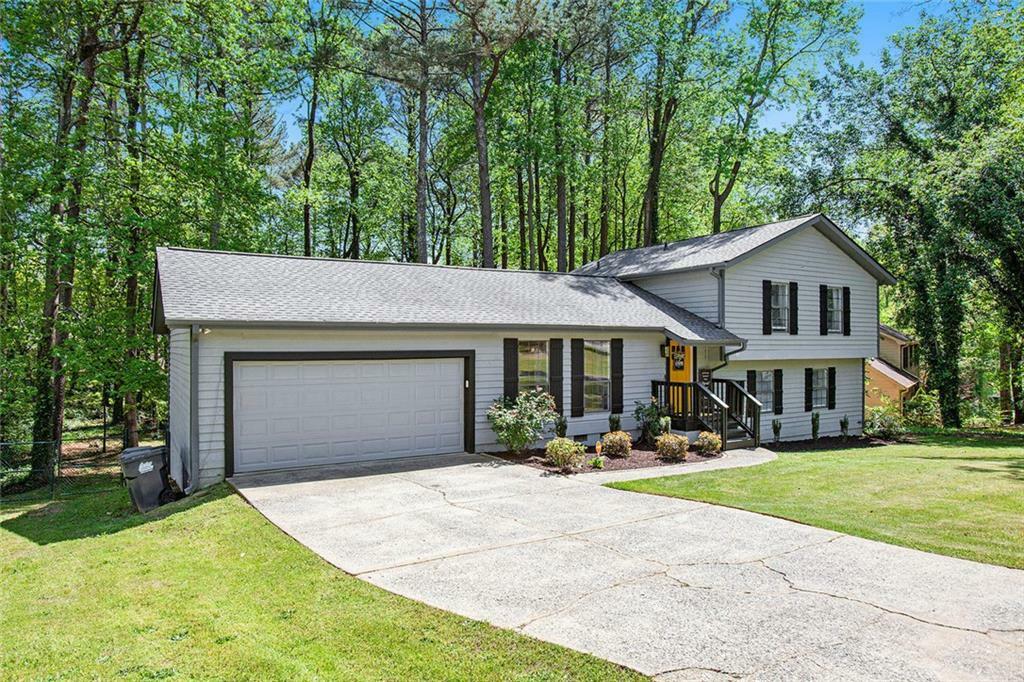 Property Photo: 2022 Ramblewood Court NE GA 30062